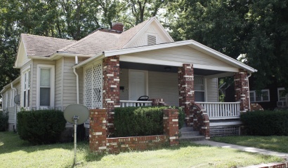 1519 Poyntz - Exterior 1